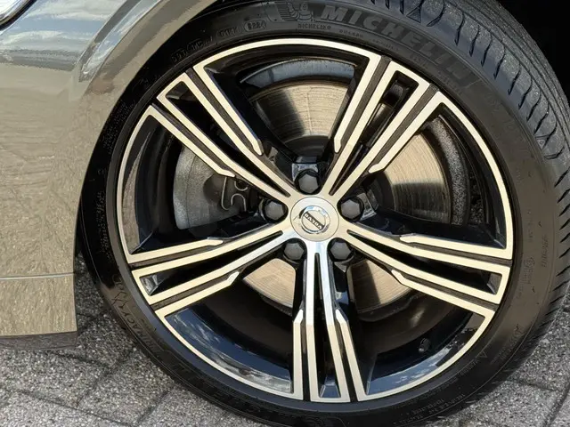 Volvo V60 2.0 T5 Inscription 2019 Benzine 8