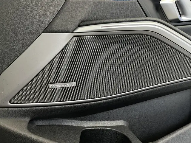 BMW 3 Serie Touring 330i xDrive M-sport 2019 Benzine 10