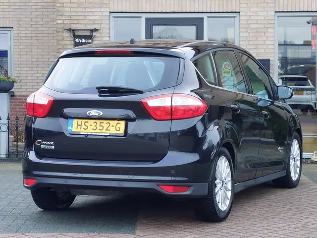 Ford C-MAX 2.0 Hybrid Titanium+ 2015 Hybride Benzine 10