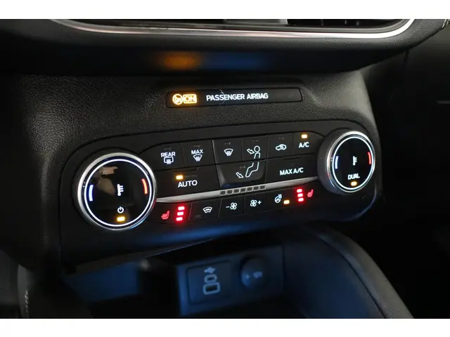 Ford Kuga 2.5 PHEV Vignale 2023 Hybride Benzine 38