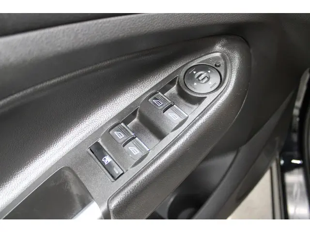 Ford Kuga 1.6 Titanium 2013 Benzine 24