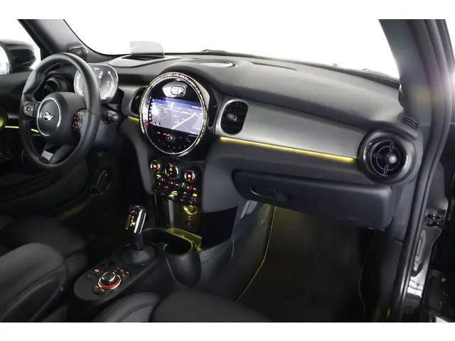 MINI Electric Cooper MINI Yours 33 kWh 2023 Elektrisch 7