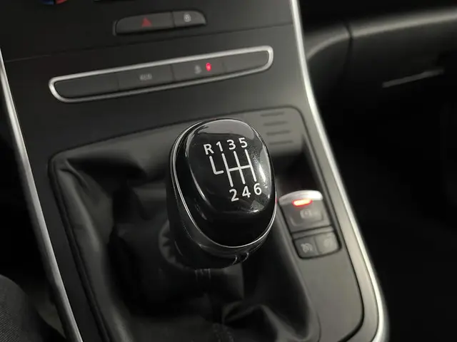 Renault Grand Scénic 1.3 TCe Limited 7p. 2019 Benzine 33