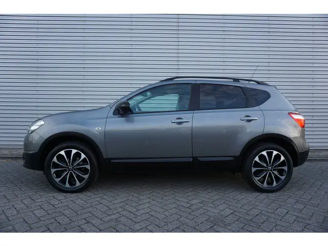 Nissan QASHQAI 1.6 360 2013 Benzine 4