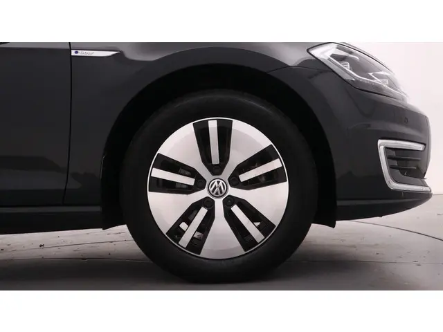 Volkswagen e-Golf E-DITION 36kWh 136pk 2020 Elektrisch 15