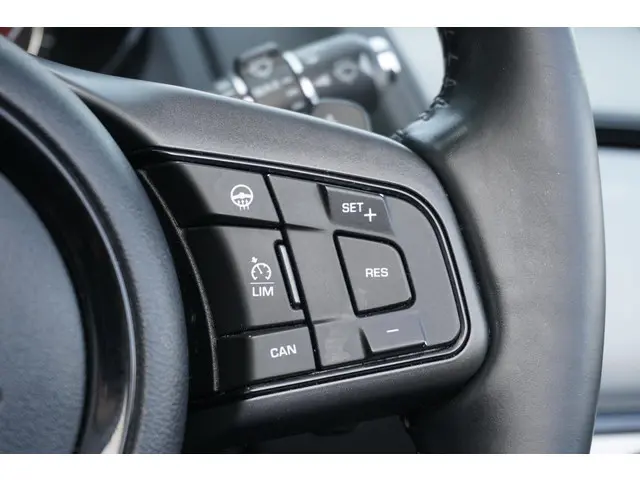 Jaguar F-Type 3.0 V6 Convertible 2017 Benzine 32