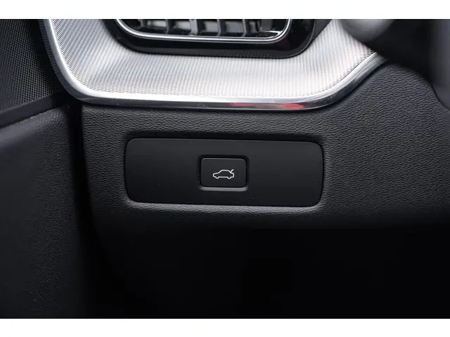 Volvo XC60 B5 Plus Dark 2023 Benzine 39