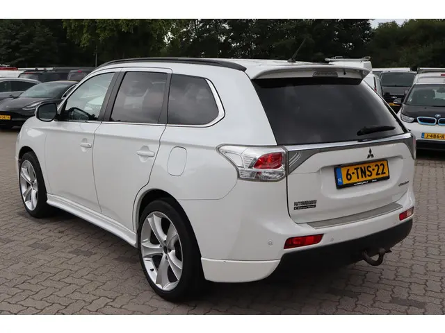 Mitsubishi Outlander 2.0 Instyle 2014 Benzine 9