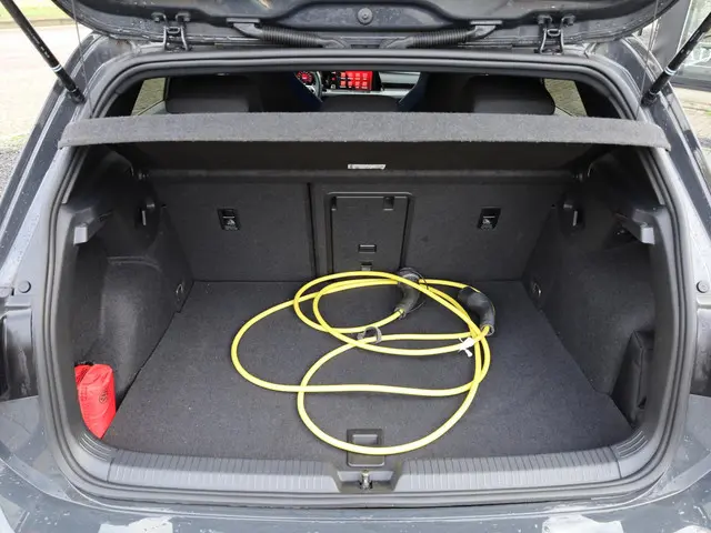 Volkswagen Golf GTE 2022 Hybride Benzine 18