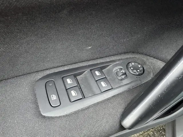 Peugeot 308 1.2 PureTech Blue Lion 2017 Benzine 9