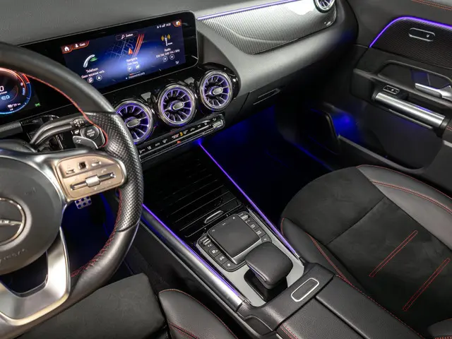 Mercedes-Benz GLA 250 e AMG Line 2023 Hybride Benzine 13