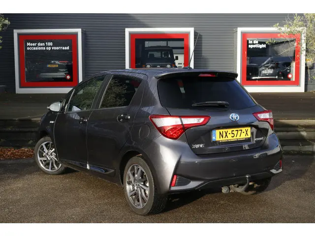 Toyota Yaris 1.5 Hybrid Premium 2017 Hybride Benzine 7