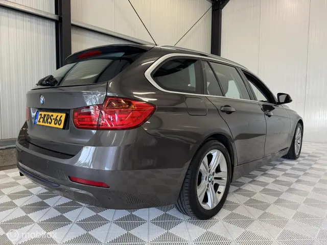 BMW 3 Serie Touring 316i Business 2013 Benzine 8