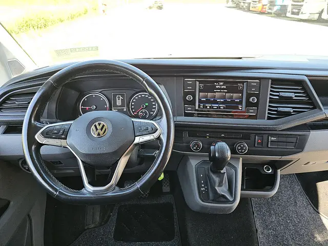 Volkswagen Transporter 2.0 TDI 2020 Diesel 8