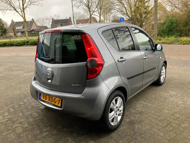 Opel Agila 1.0 Edition Airco 99000 Km N.a.p 2012 Benzine 9