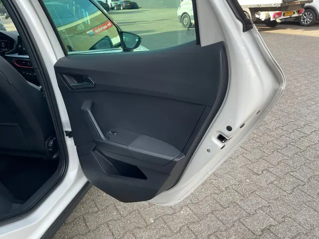 SEAT Arona 1.0 TSI FR Business Connect 2024 Benzine 19