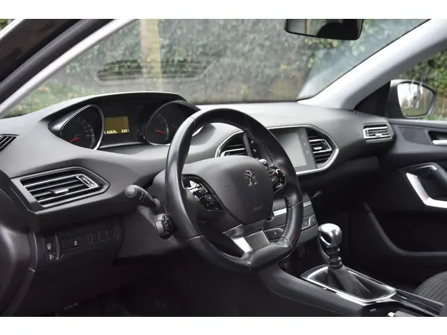 Peugeot 308 SW 1.2 PureTech Blue Lease 2018 Benzine 6