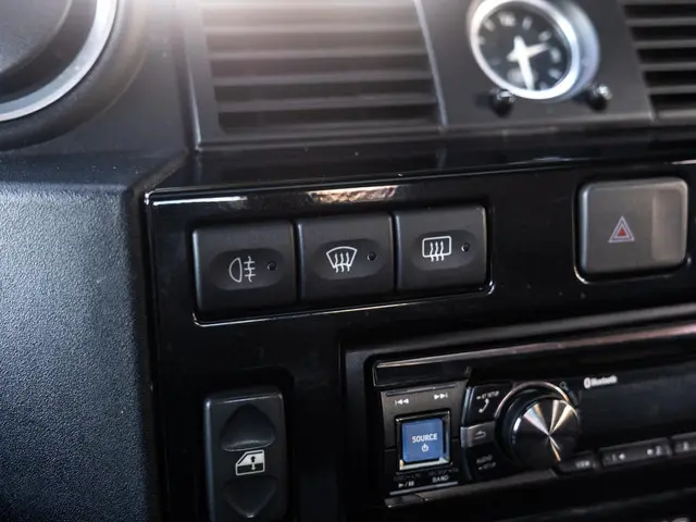 Land Rover Defender 2.2 D SW 90" XTech 2015 Diesel 39