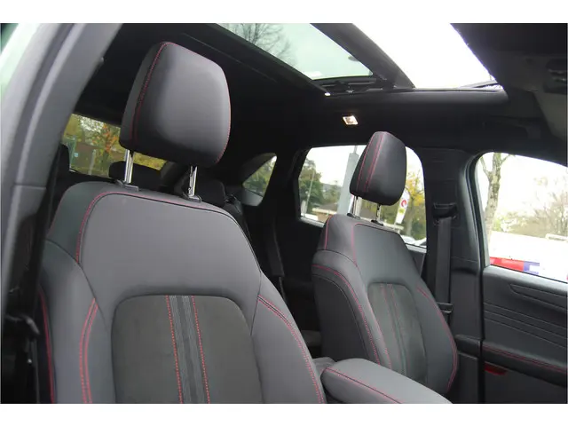 Ford Kuga 2.5 PHEV 243PK ST-Line X 2025 Hybride Benzine 38