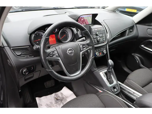 Opel Zafira Tourer 1.4 Cosmo 2012 Benzine 2