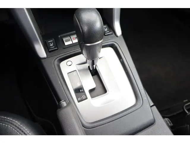 Subaru Forester 2.0 Executive 2013 Benzine 40