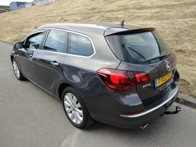 Opel Astra Sports Tourer 1.4 Turbo Business + 2013 Benzine 3