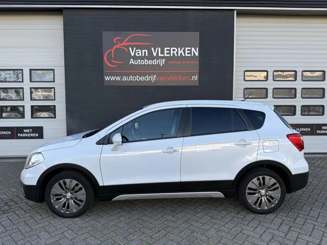 Suzuki S-Cross SX4 1.6 Exclusive 2015 Benzine 3