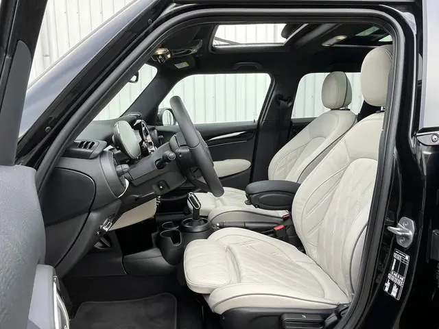 MINI Cooper 1.5 Classic 2023 Benzine 17