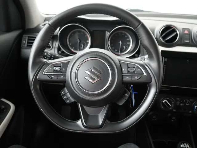 Suzuki Swift 1.2 Select Smart Hybrid 2022 Benzine 11