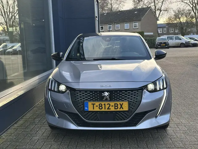 Peugeot e-208 2