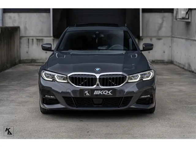 BMW 3 Serie 320i High Executive Edition 2020 Benzine 66