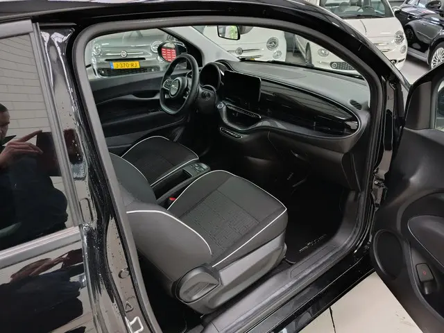 Fiat 500e Urban 42 kWh 2023 Elektrisch 25