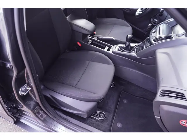Ford Focus Wagon 1.0 Trend 2016 Benzine 33