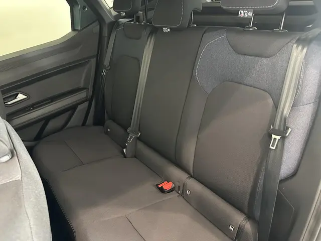 Dacia Duster 1.6 Hybrid 140 Journey 2025 Hybride Benzine 7