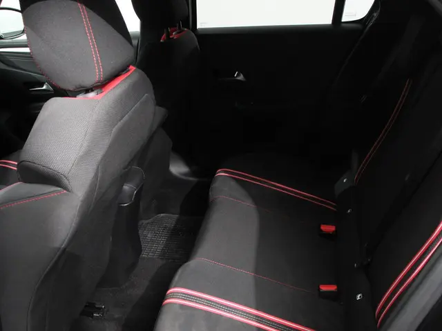 Opel Corsa 1.2 GS Line 131pk Aut. 2023 Benzine 31