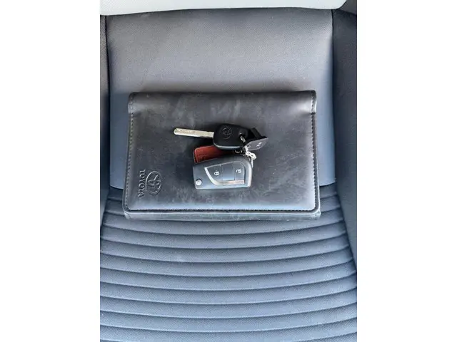 Toyota Yaris 1.5 Hybrid Executive 2018 Hybride Benzine 12