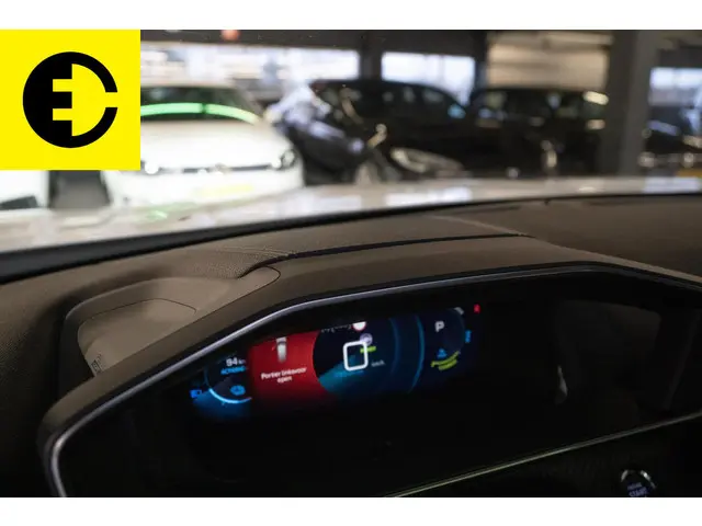 Peugeot e-2008 EV GT 50 kWh 2020 Elektrisch 31