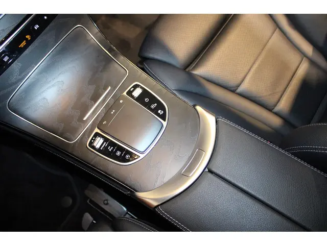 Mercedes-Benz GLC Coupé 300 4MATIC Premium 2019 Benzine 31