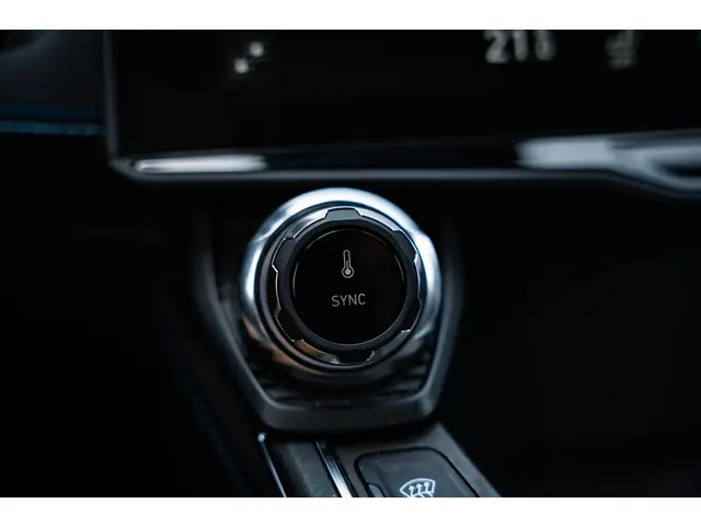 Lynk & Co 01 1.5 2023 Hybride Benzine 35