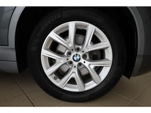 BMW X2 sDrive18i 2021 Benzine 6