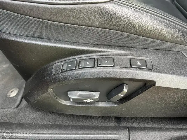 Volvo V40 1.6 T4 Summum 2014 Benzine 15