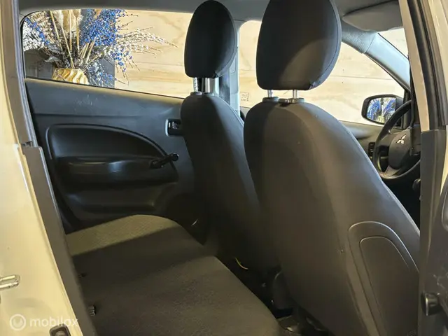 Mitsubishi Space Star 1.0 Entry 2015 Benzine 11