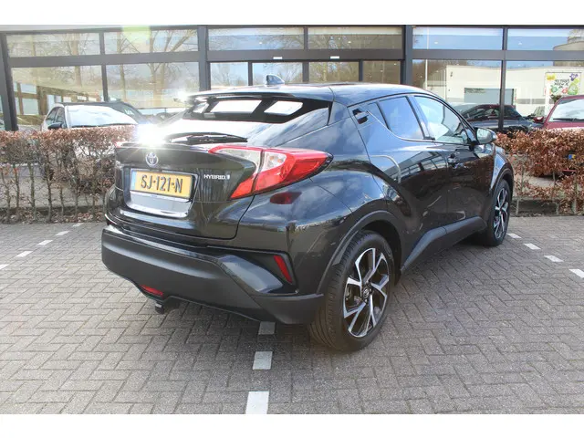 Toyota C-HR 1.8 Hybrid Dynamic 2018 Hybride Benzine 11