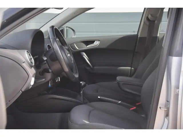 Audi A1 Sportback 1.0 TFSI Adrenalin S line 2017 Benzine 8