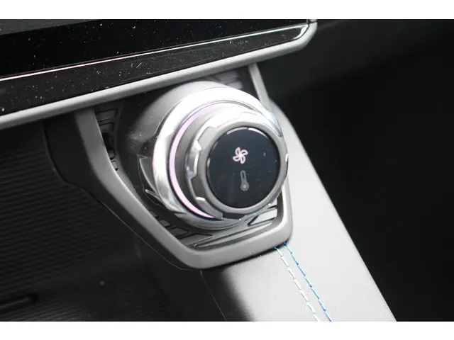 Lynk & Co 01 1.5 2025 Hybride Benzine 35