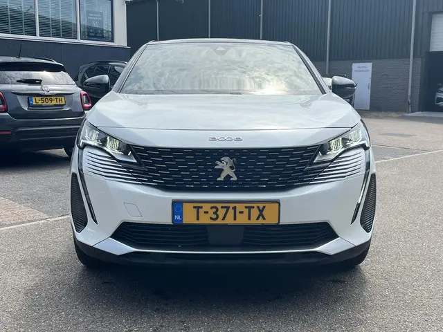 Peugeot 3008 1.6 HYbrid 225 GT 2023 Hybride Benzine 2