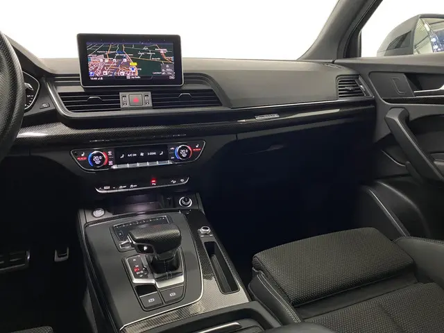 Audi Q5 45 TFSI quattro S edition 2019 Benzine 32