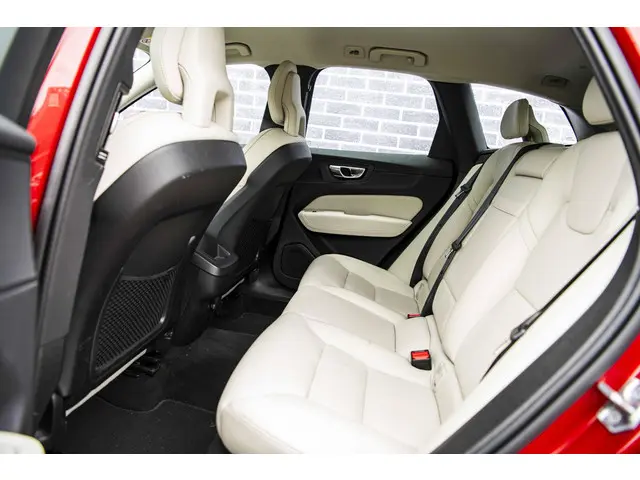 Volvo XC60 2.0 T5 Inscription 2018 Benzine 9