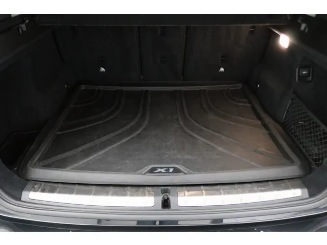 BMW X1 sDrive18i Centennial High Executive 2016 Benzine 14