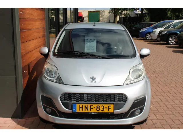 Peugeot 107 1.0 Première Automaat 2012 Benzine 8
